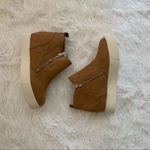Tan Zip Flatform Wedge Sneakers -Size 7 (NWOT)